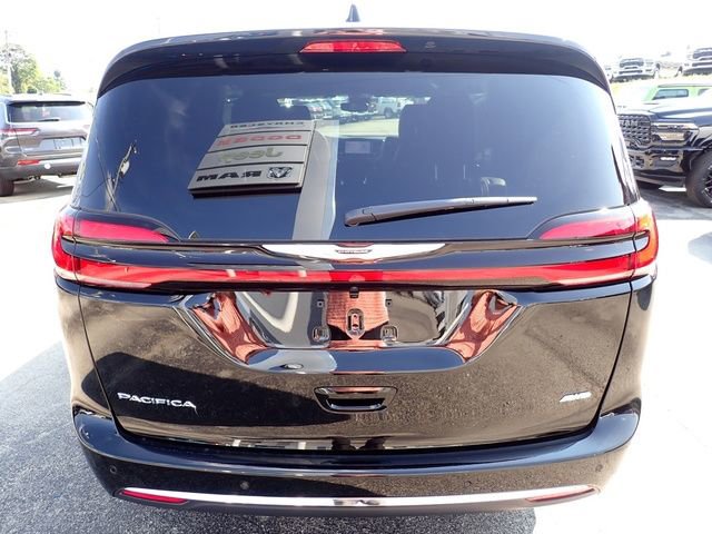 New 2026 Chrysler Pacifica Select AWD/4WD image 4