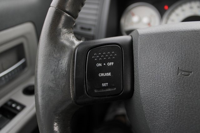 Used 2007 Dodge Dakota Laramie w/ Sun & Wheel Value Group image 17