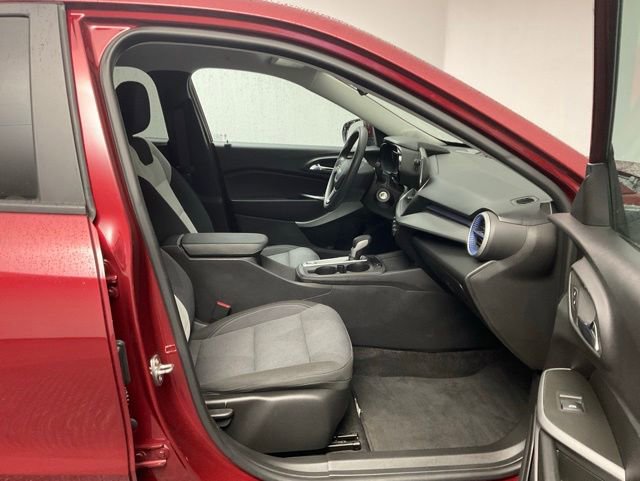 Certified 2024 Chevrolet Trax LS w/ LS Convenience Package FWD image 25