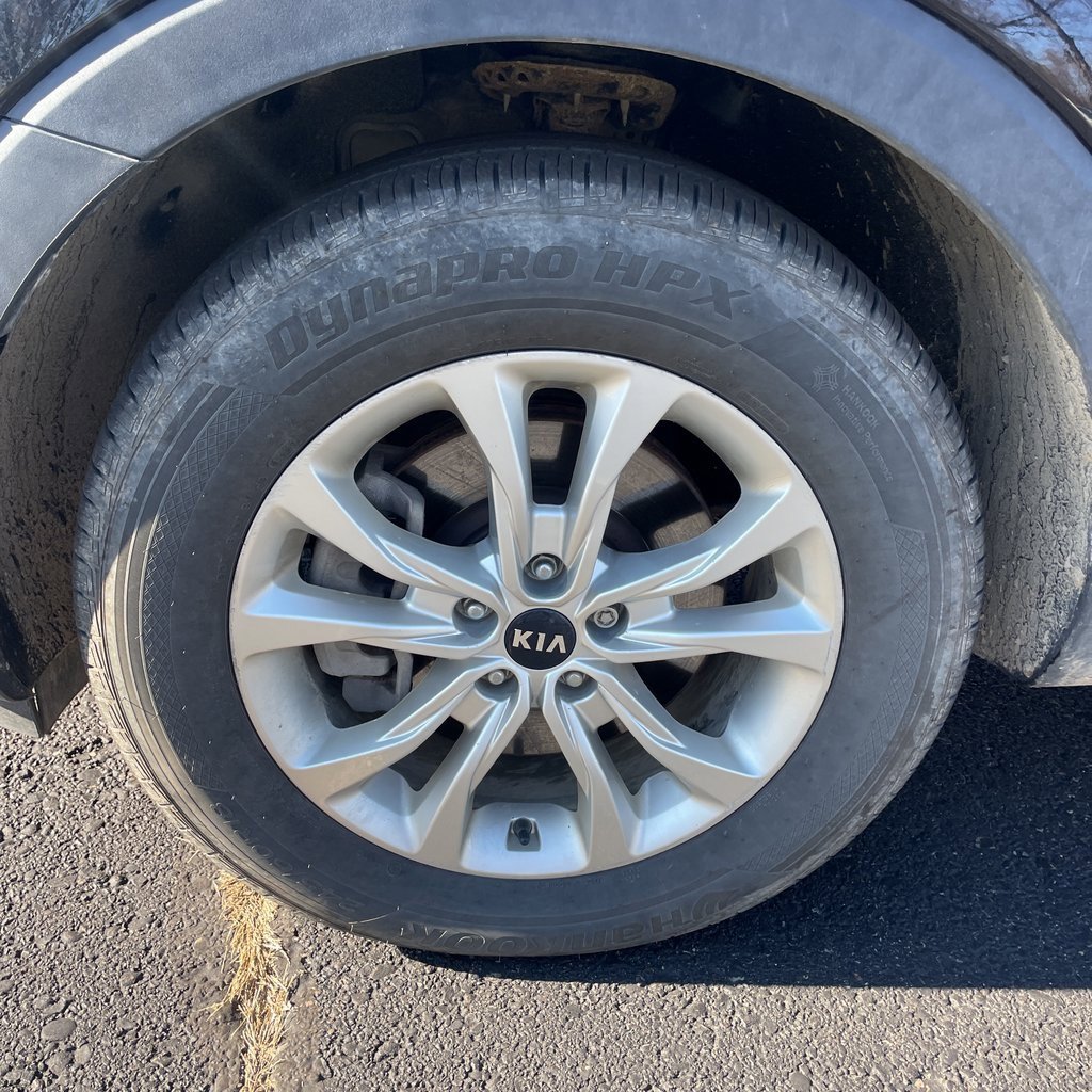 Used 2020 Kia Telluride LX image 9