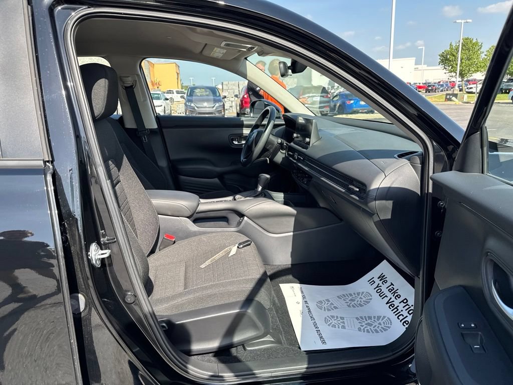 Certified 2024 Honda HR-V LX image 37