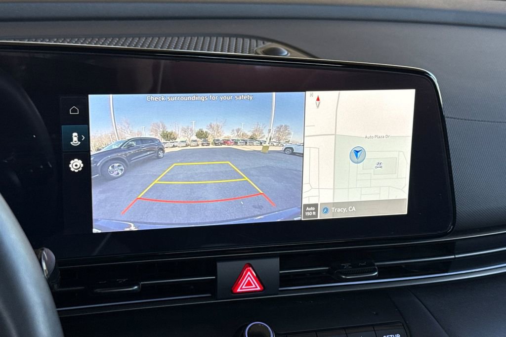 Used 2025 Hyundai Elantra SEL image 17