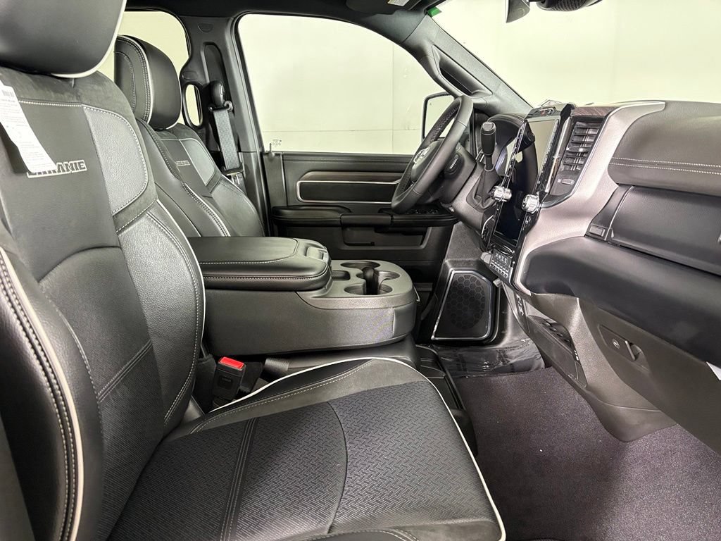 New 2026 RAM 2500 Laramie AWD/4WD image 14