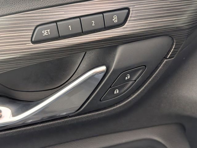 Used 2020 GMC Terrain SLT w/ Preferred Package image 11