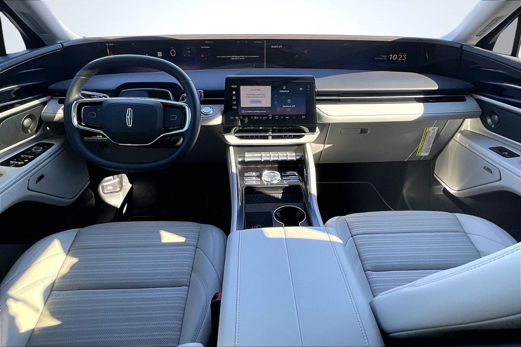 Used 2026 Lincoln Nautilus Reserve w/ Jet Appearance Package AWD/4WD image 9
