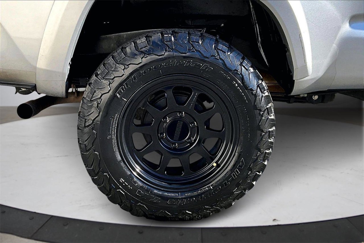 Used 2023 Toyota Tacoma SR5 image 34