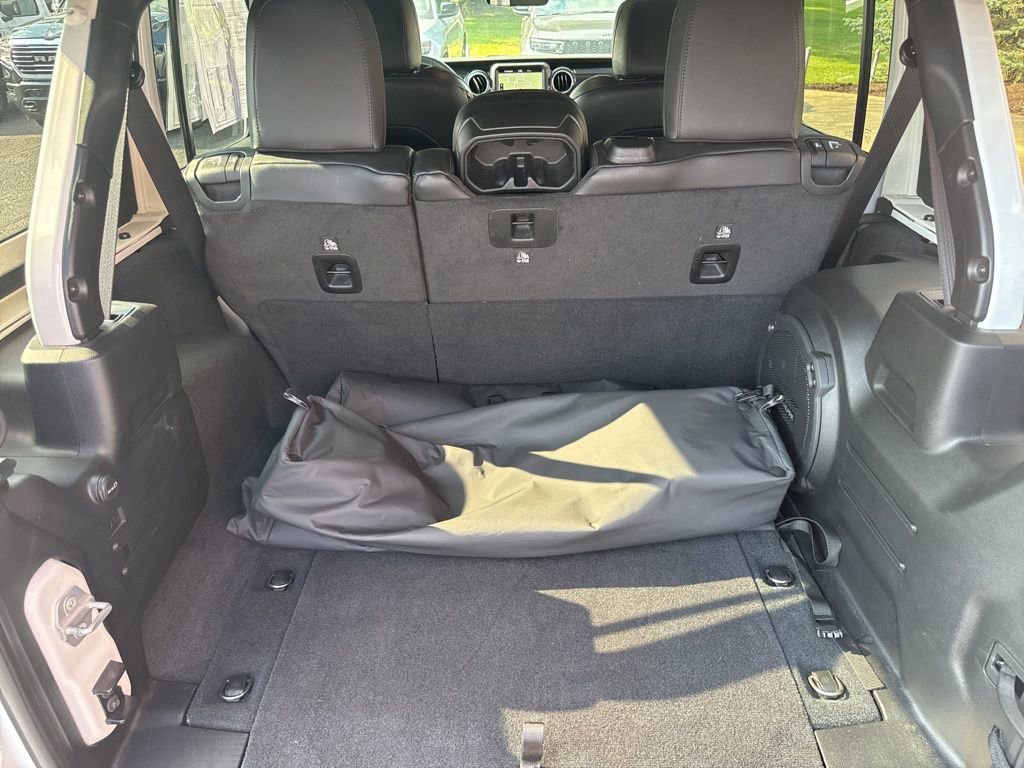 Used 2023 Jeep Wrangler Altitude image 59