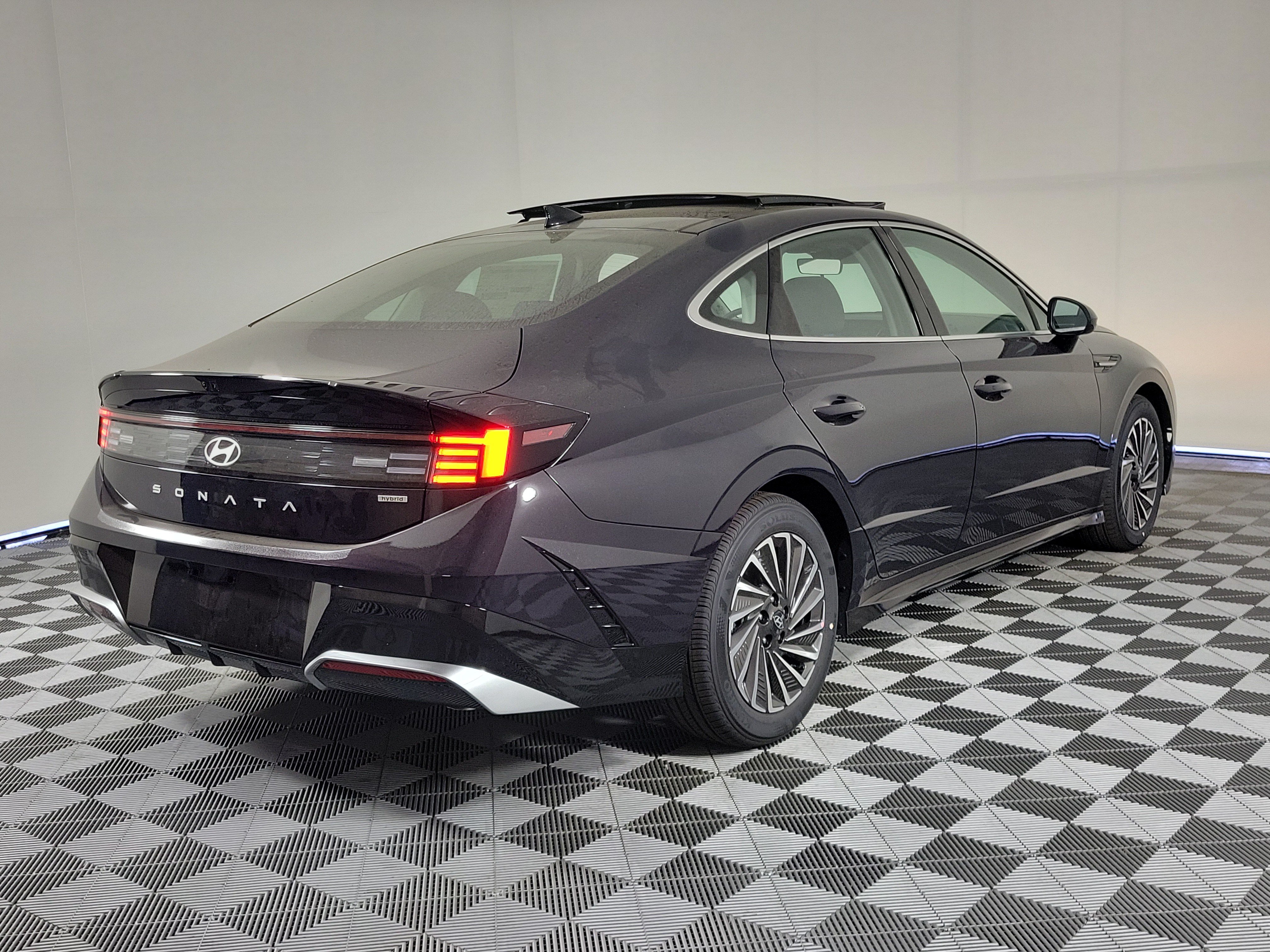 New 2026 Hyundai Sonata SEL FWD image 3