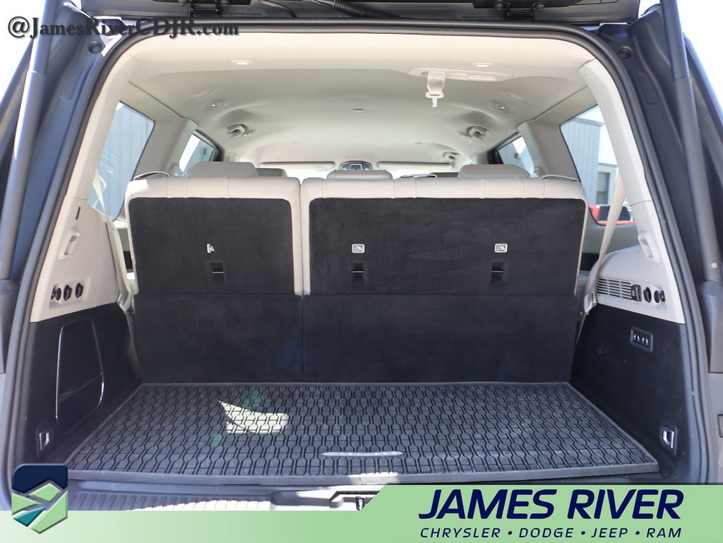 Used 2024 Jeep Wagoneer Series II w/ Flexible Seating Group image 15
