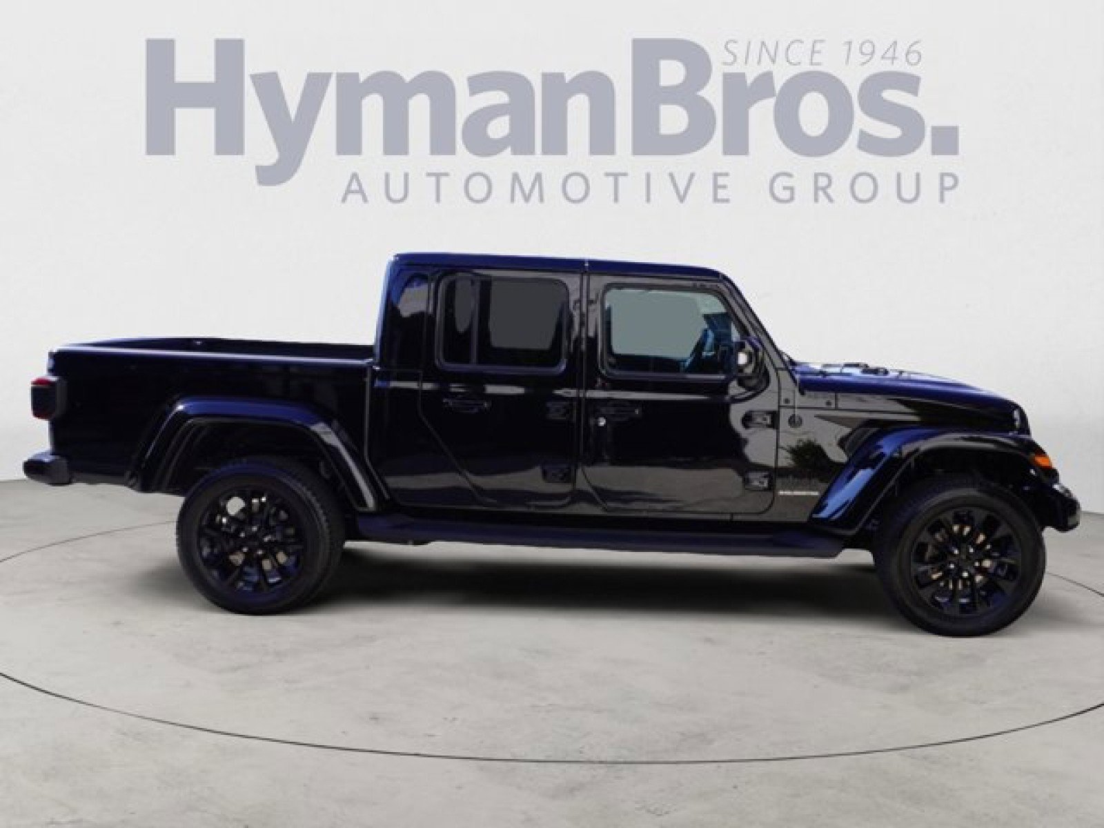 Used 2023 Jeep Gladiator Overland image 4
