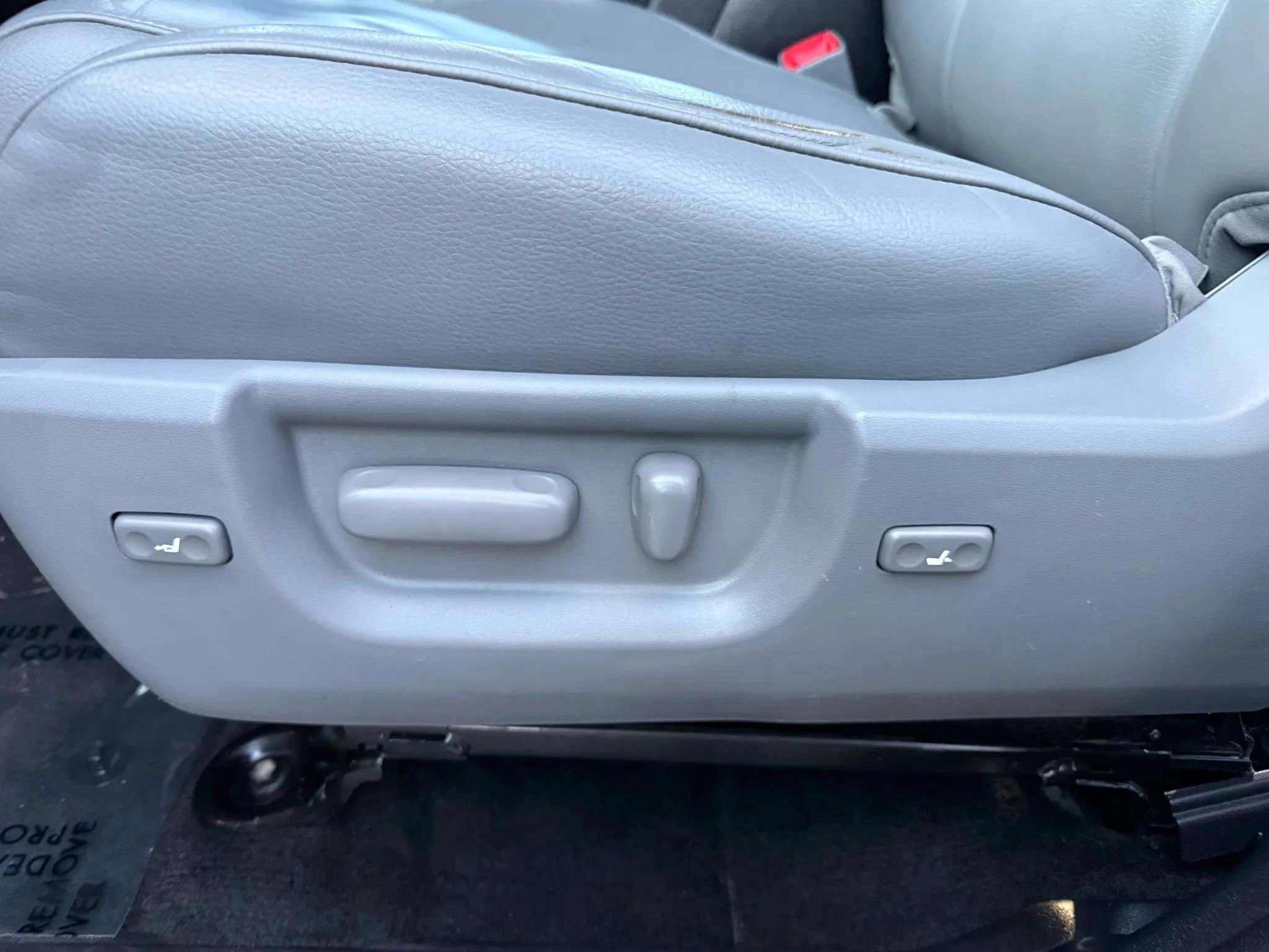 Used 2017 Toyota Sequoia Limited w/ Safety & Convenience Package image 43