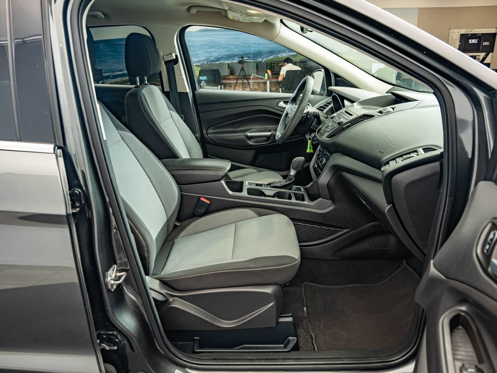 Used 2017 Ford Escape SE FWD image 34
