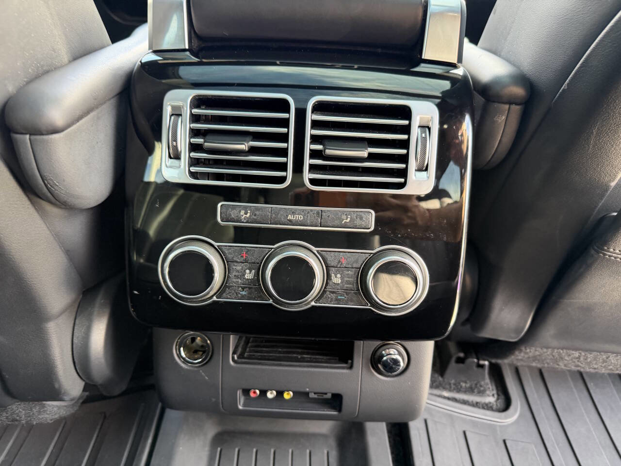 Used 2014 Land Rover Range Rover Supercharged AWD/4WD image 18