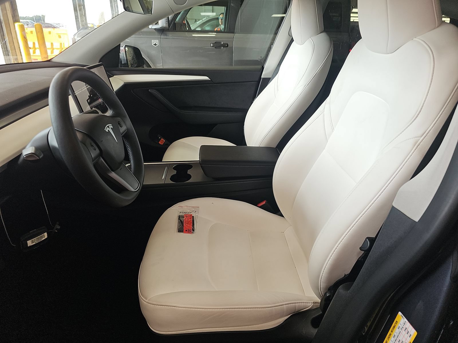 Used 2023 Tesla Model Y Long Range AWD/4WD image 3
