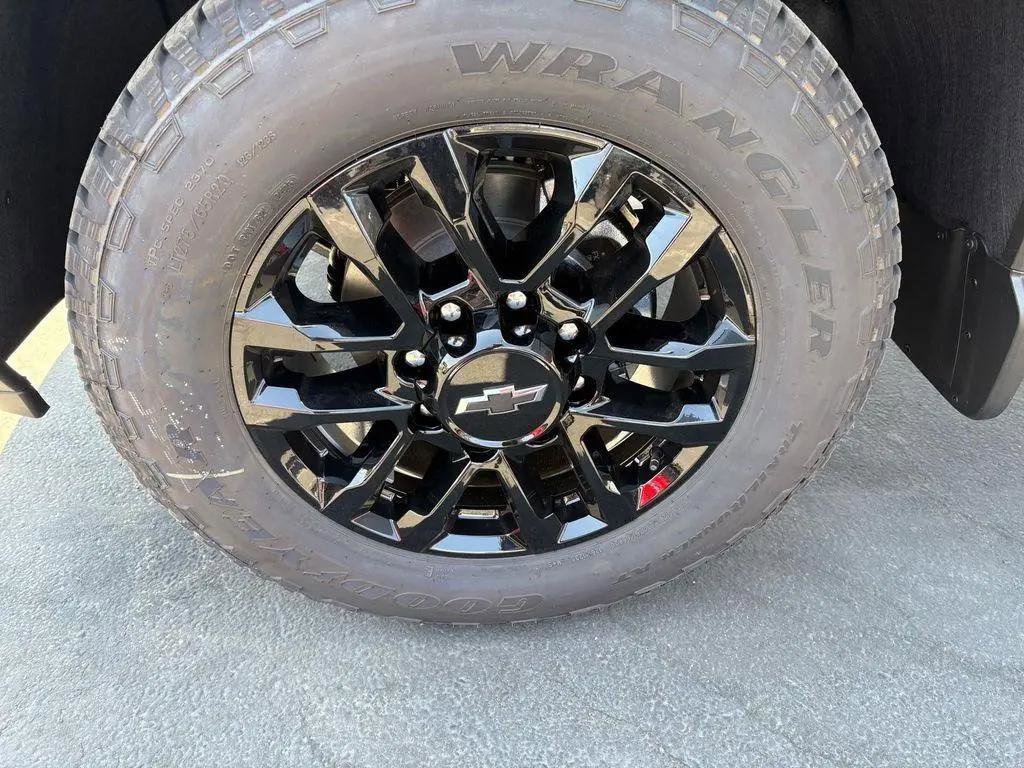 New 2026 Chevrolet Silverado 2500 Custom w/ Custom Value Package image 6