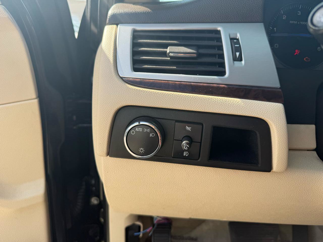 Used 2007 Cadillac Escalade AWD w/ Information Package image 26