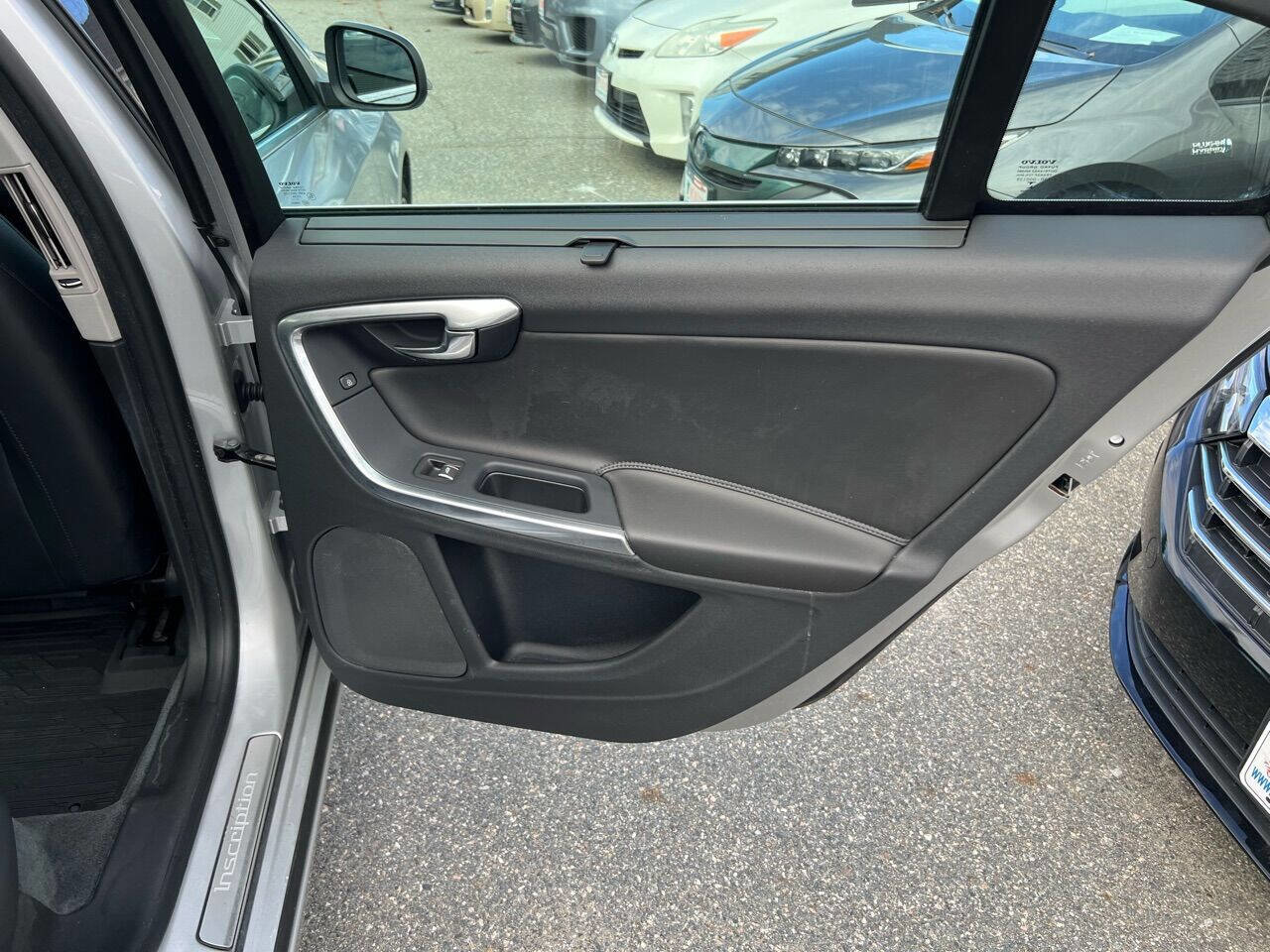 Used 2018 Volvo S60 T5 Inscription image 14
