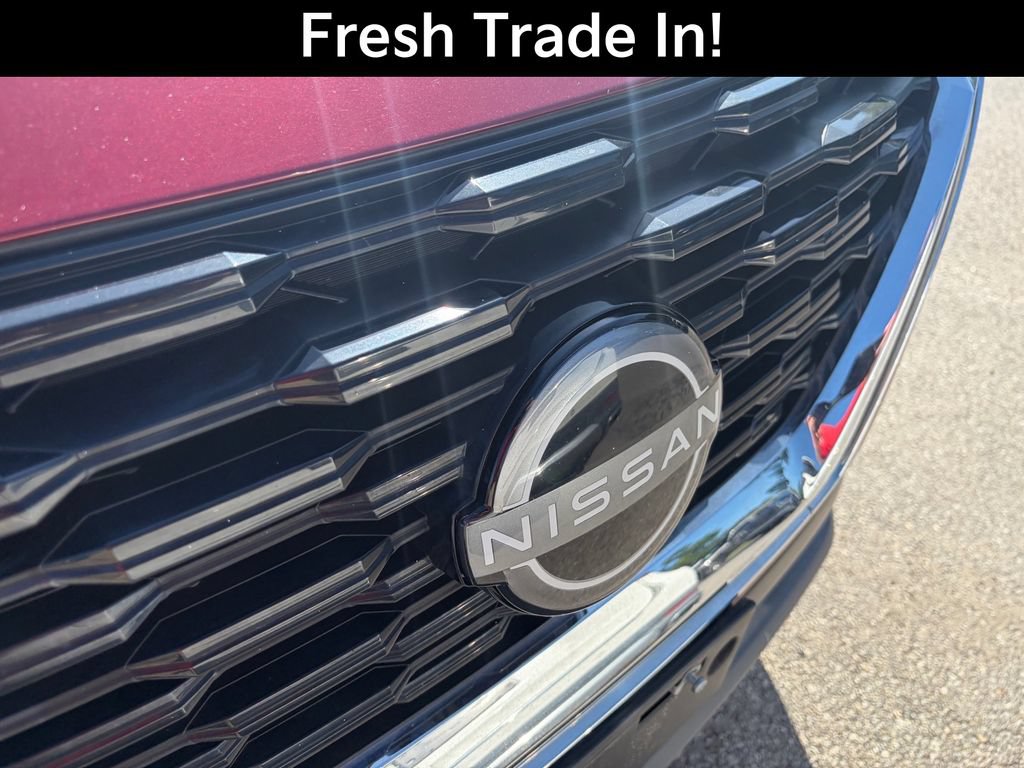 Used 2023 Nissan Rogue SV AWD/4WD image 3