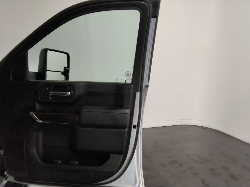 Used 2022 GMC Sierra 2500 SLT w/ SLT Convenience Package image 41