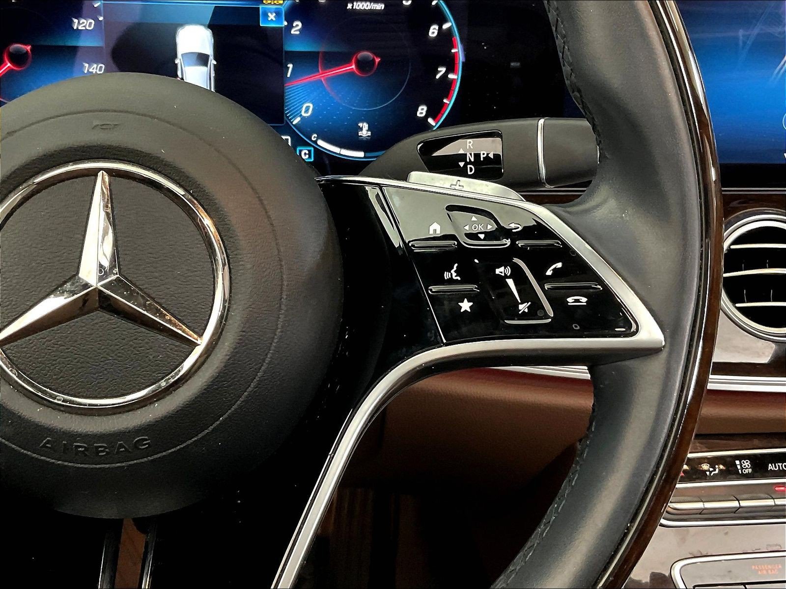 Used 2023 Mercedes-Benz E 350 4MATIC Sedan image 12