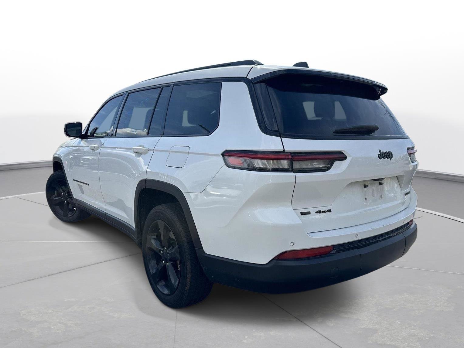 Used 2022 Jeep Grand Cherokee L Limited w/ Black Appearance Package image 6