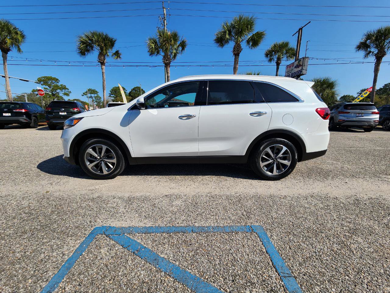 Used 2019 Kia Sorento EX image 2