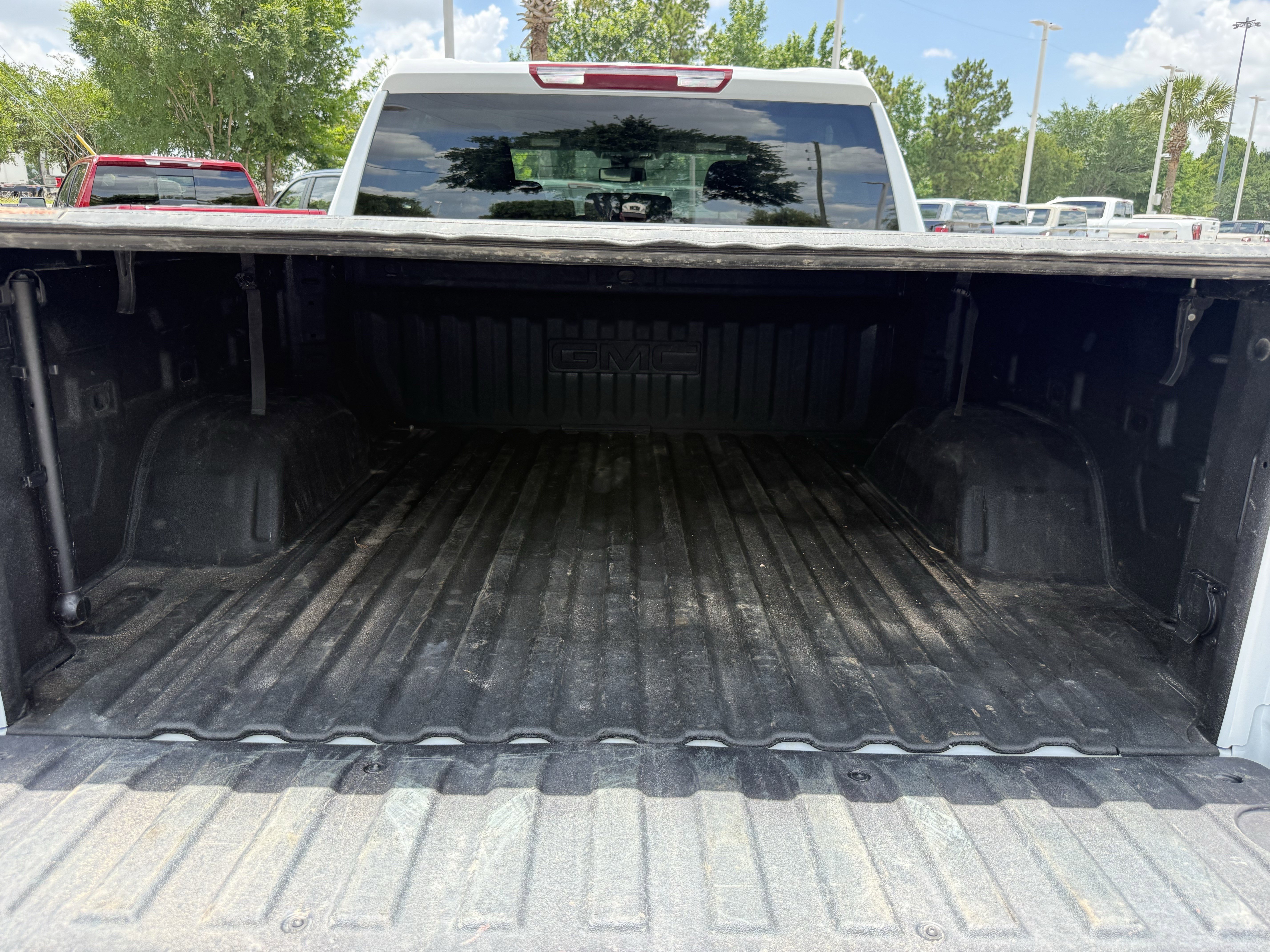 Used 2025 GMC Sierra 1500 SLT RWD image 30