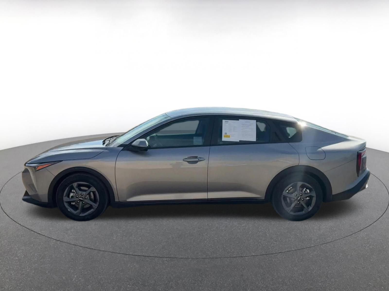 Used 2025 Kia K4 LXS image 9