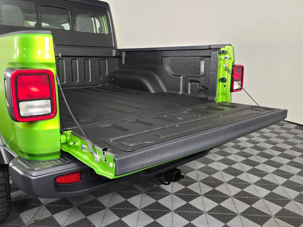 New 2025 Jeep Gladiator Sport image 14