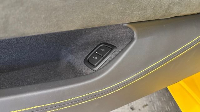 New 2026 Chevrolet Corvette Stingray Premium Conv w/ Stealth Interior Trim Package RWD image 17