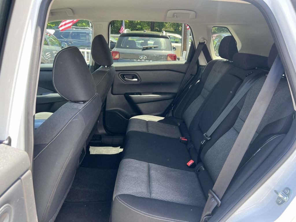 Used 2024 Nissan Rogue SV AWD/4WD image 10