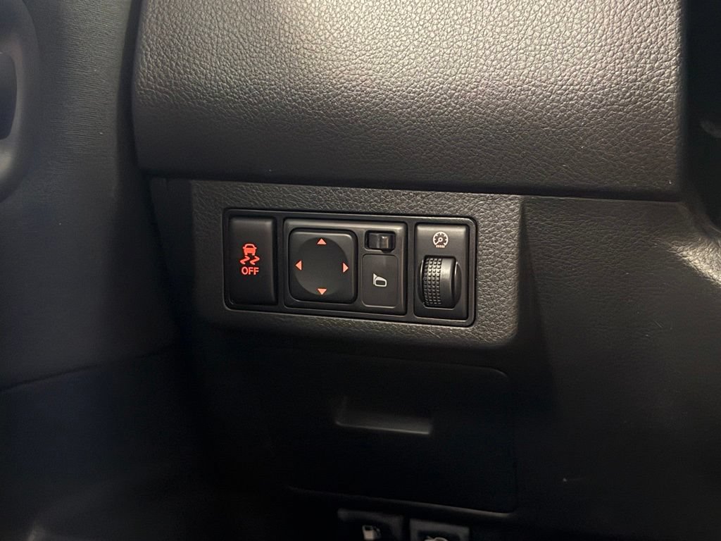 Used 2012 Nissan Versa 1.8 S w/ Plus Pkg FWD image 11