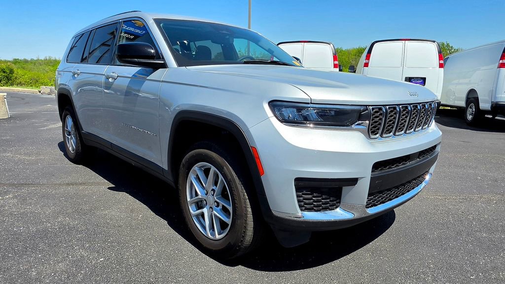 Used 2024 Jeep Grand Cherokee L Laredo AWD/4WD image 14