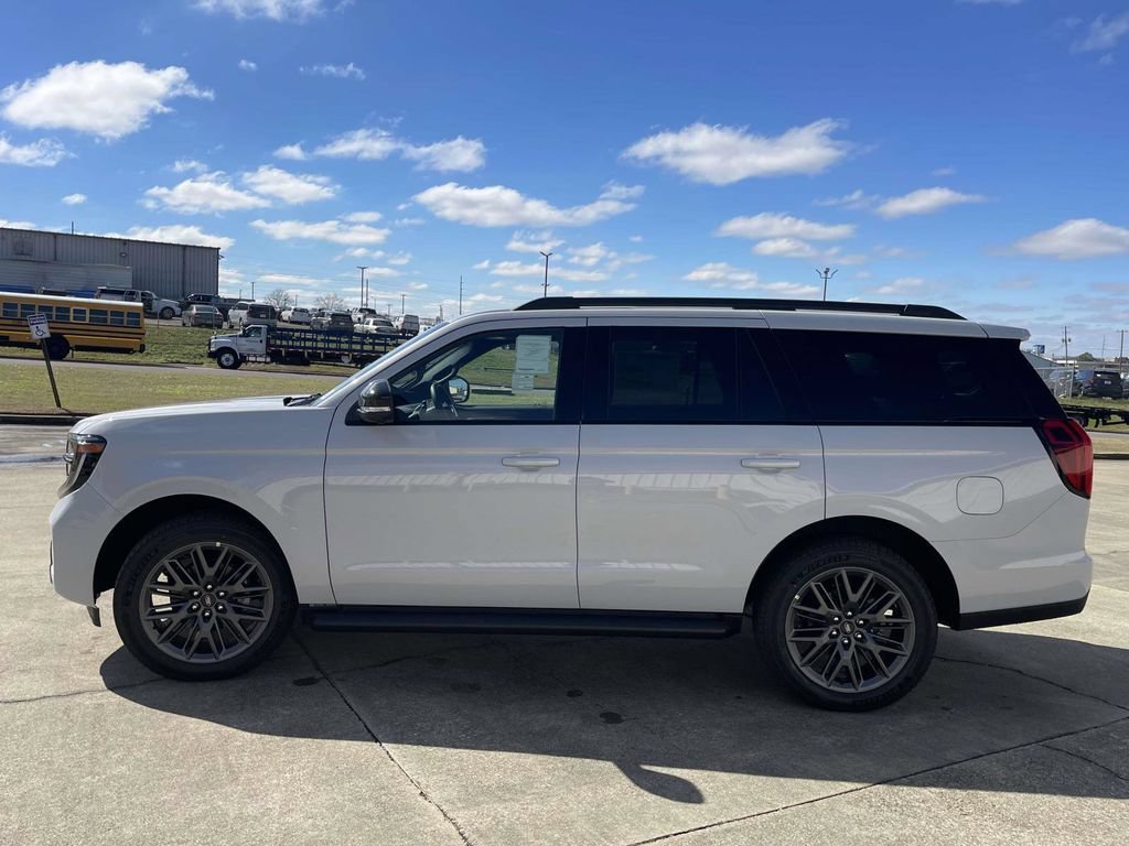 New 2026 Ford Expedition Platinum w/ Stealth Appearance Package AWD/4WD image 6