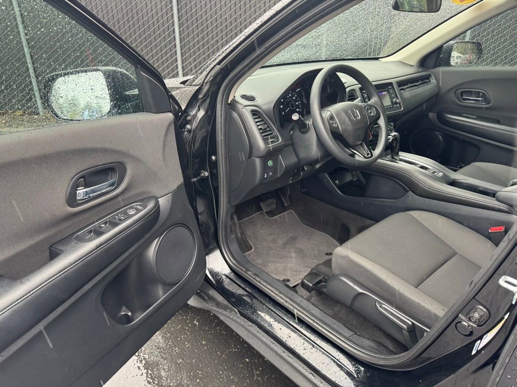 Used 2021 Honda HR-V LX image 6