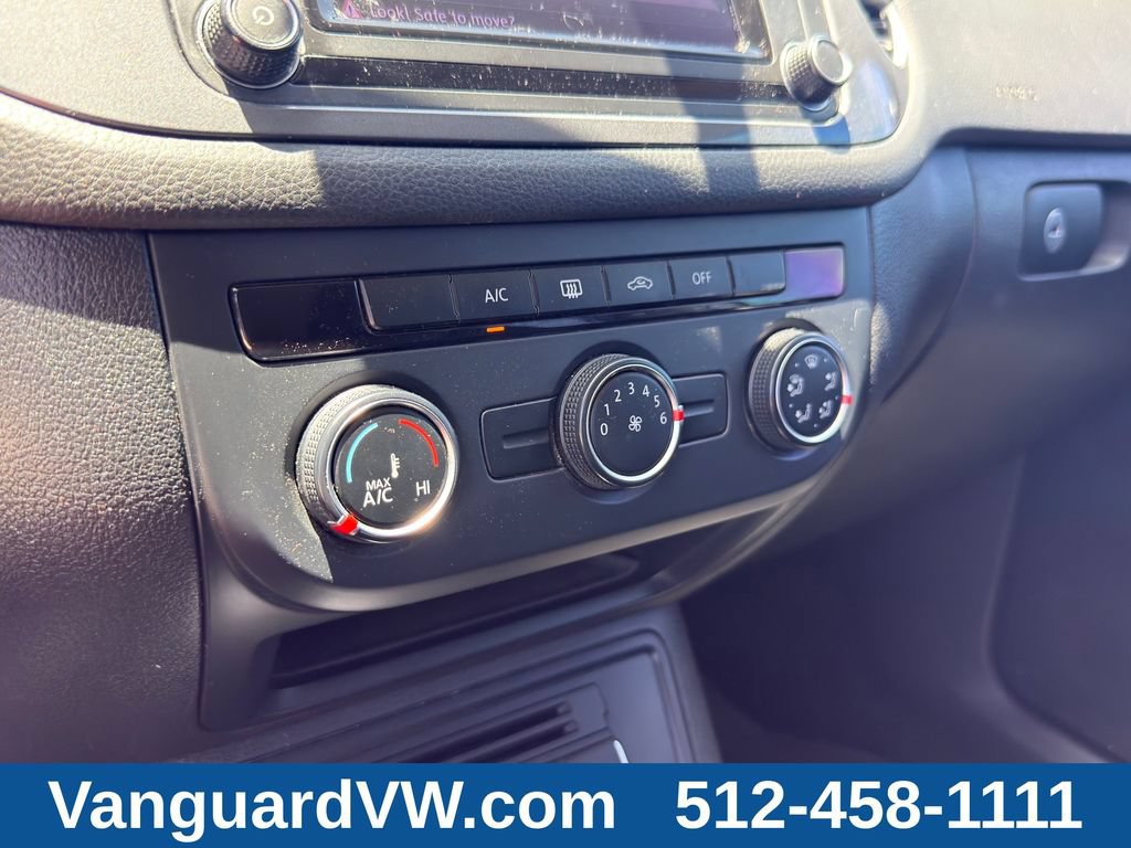 Used 2018 Volkswagen Tiguan Limited FWD image 16