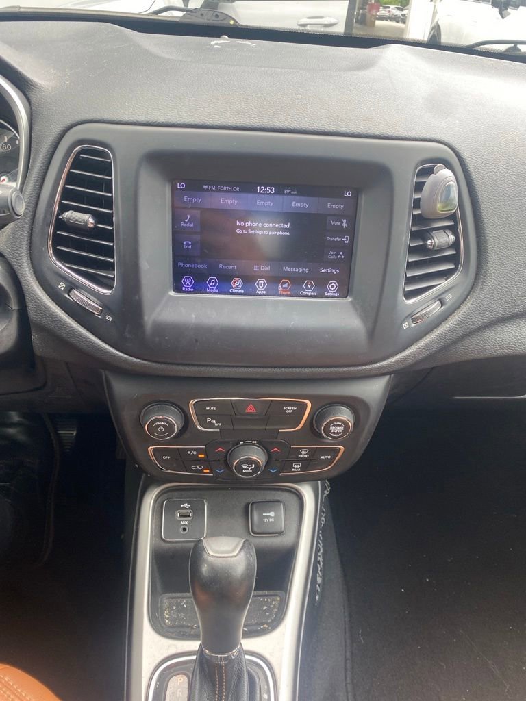 Used 2018 Jeep Compass Latitude w/ Popular Equipment Group FWD image 3