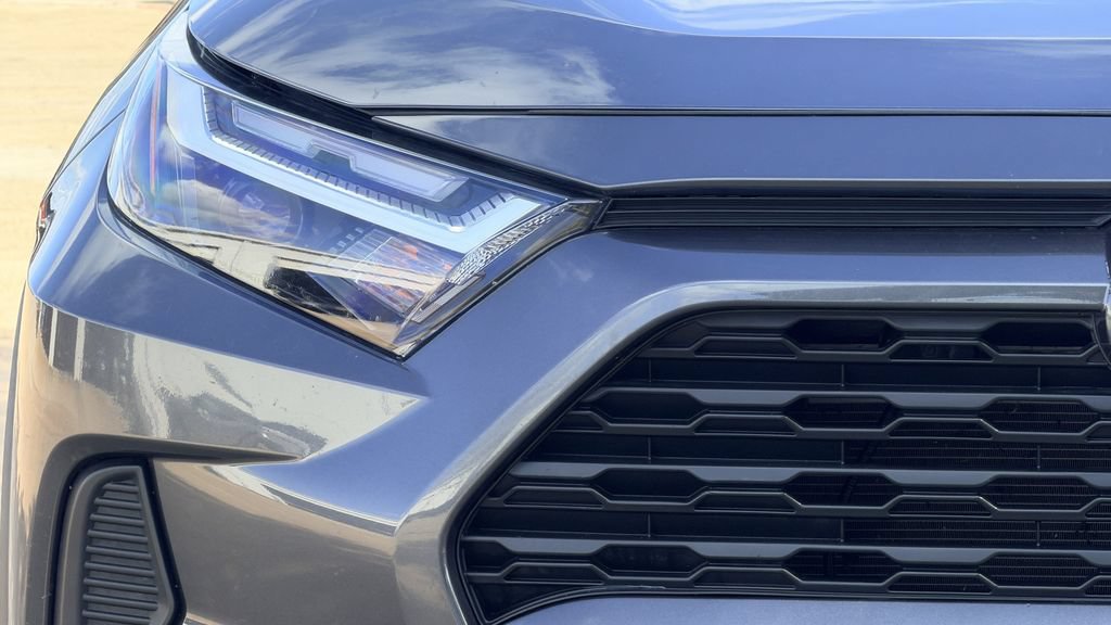 Used 2025 Toyota RAV4 XLE FWD image 4