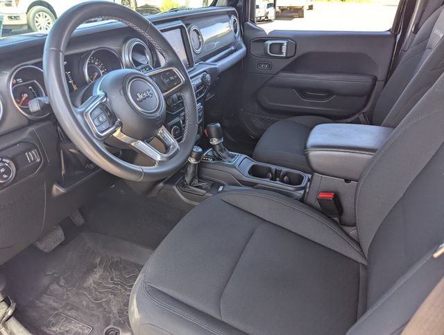 Used 2023 Jeep Gladiator Overland w/ Trailer Tow Package AWD/4WD image 24
