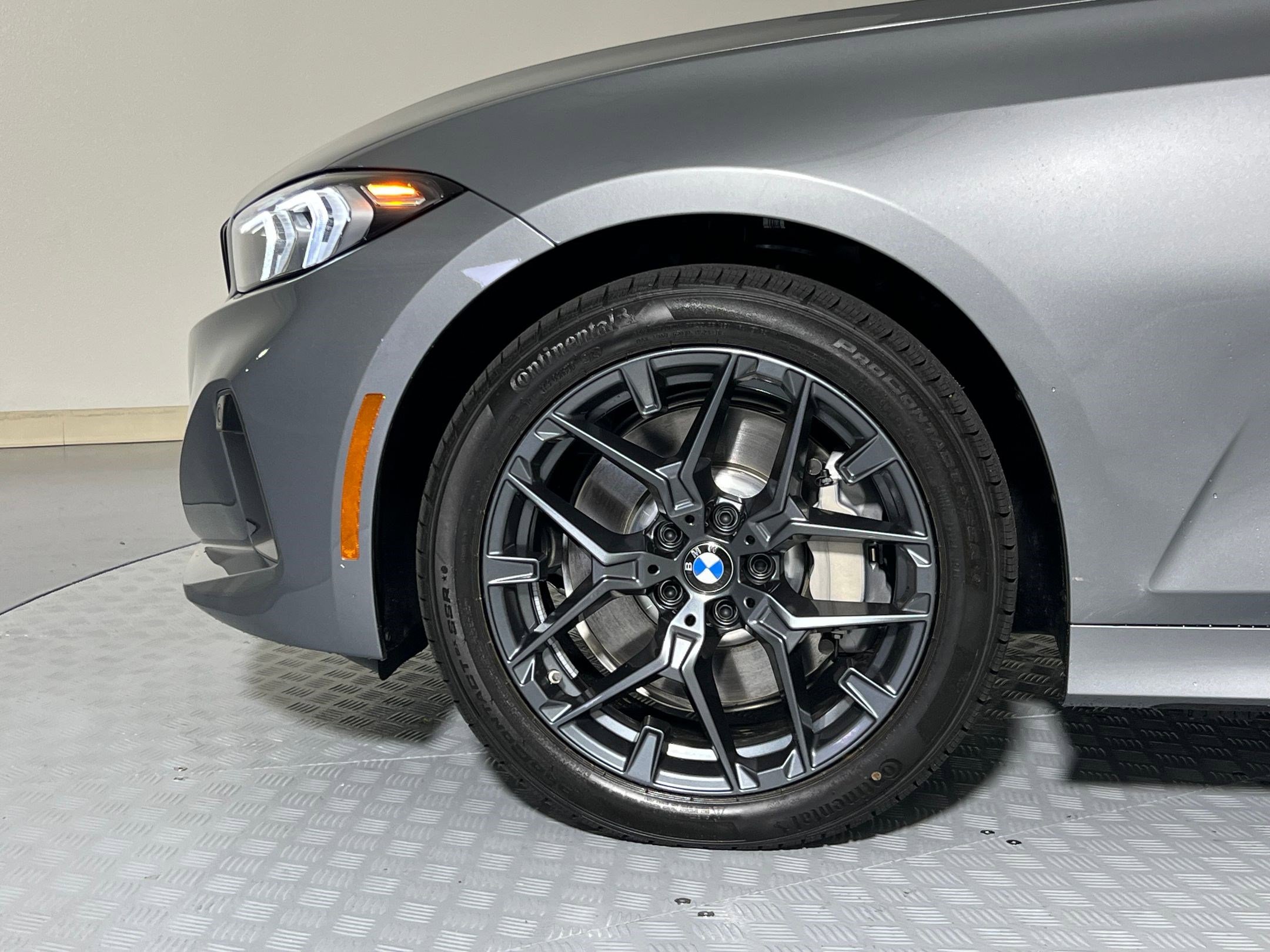 Used 2025 BMW 330i xDrive Sedan w/ Premium Package AWD/4WD image 10