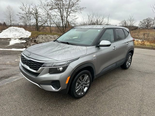 Used 2021 Kia Seltos LX image 2