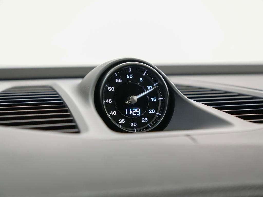 New 2026 Porsche Macan 4 Electric image 29