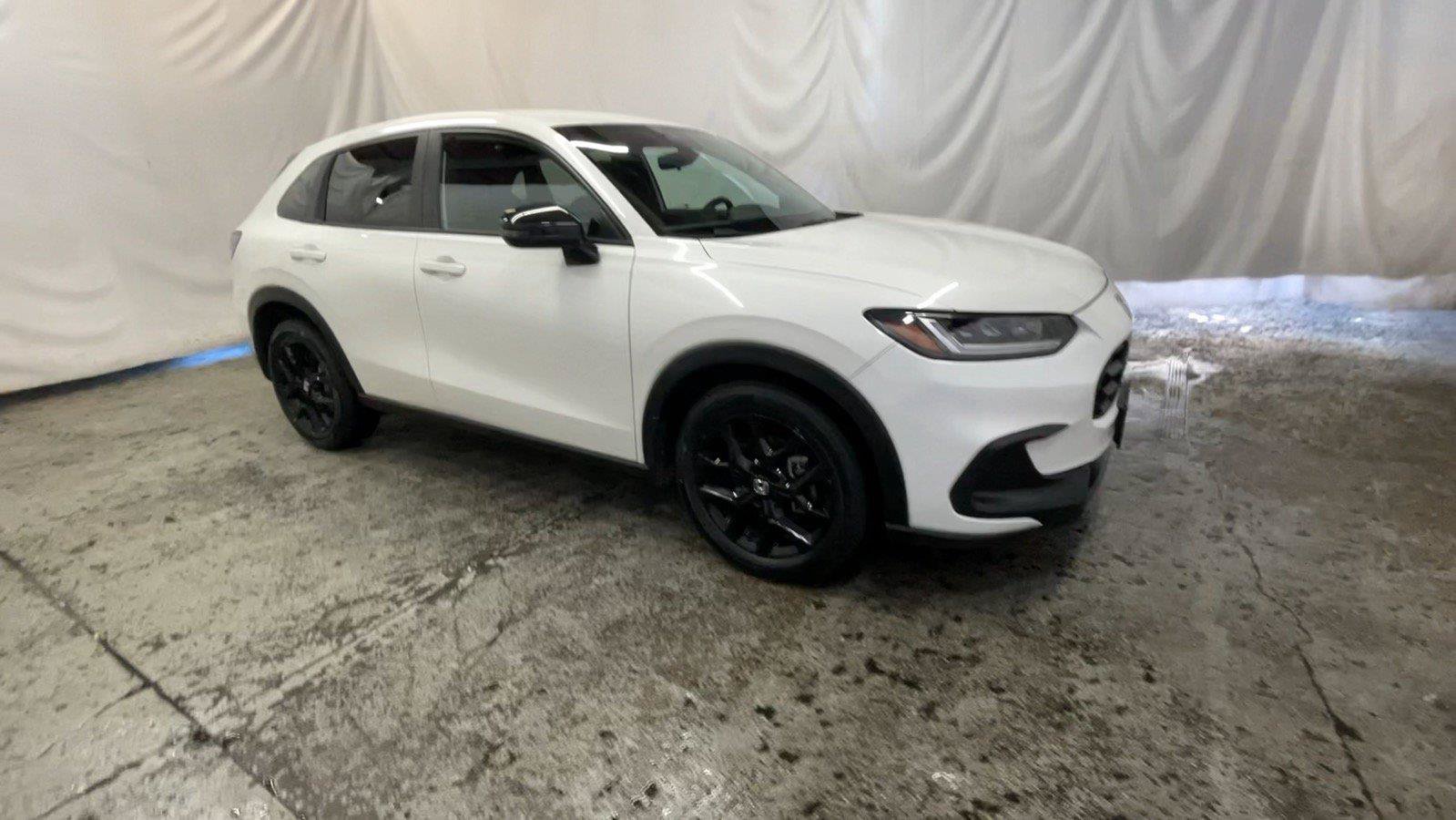 Certified 2025 Honda HR-V Sport image 3