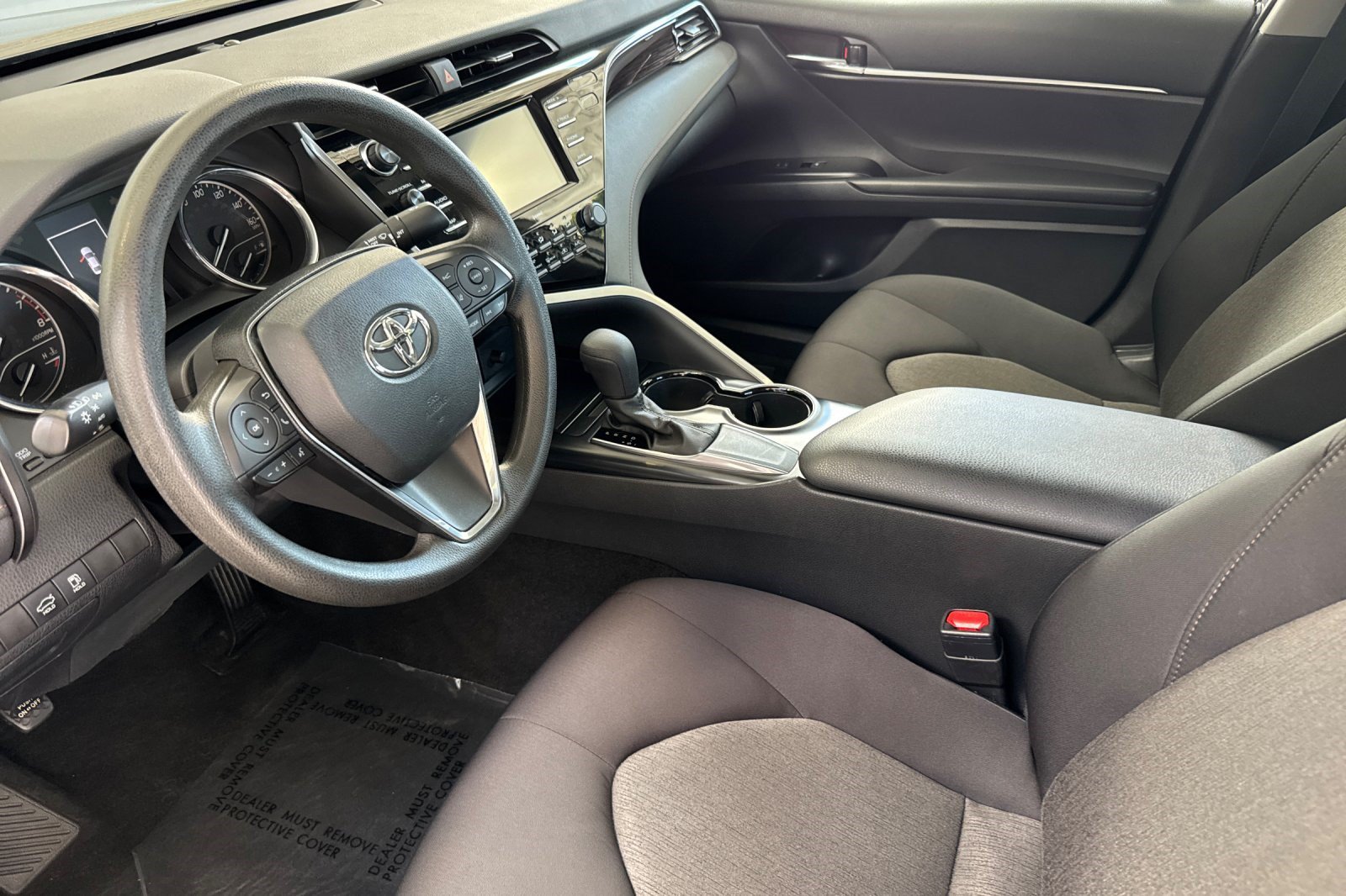 Used 2020 Toyota Camry LE FWD image 11