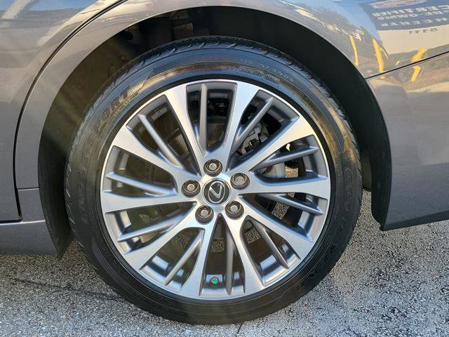 Used 2019 Lexus ES 350 w/ Luxury Package image 9