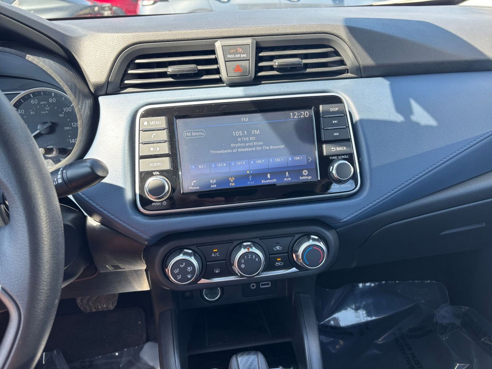 Used 2025 Nissan Versa SV image 17