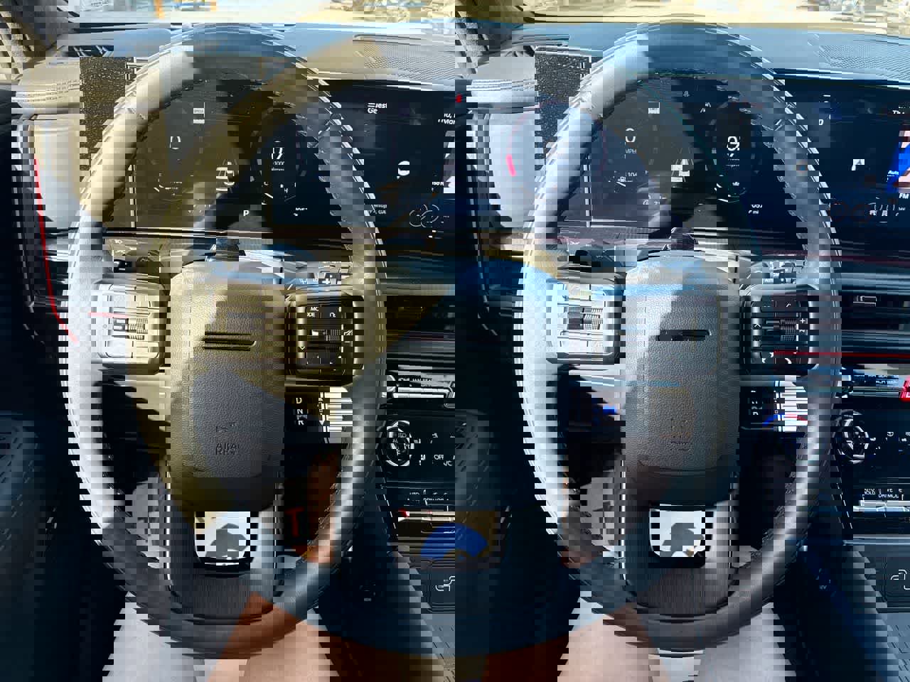 Used 2024 Hyundai Santa Fe Calligraphy image 11