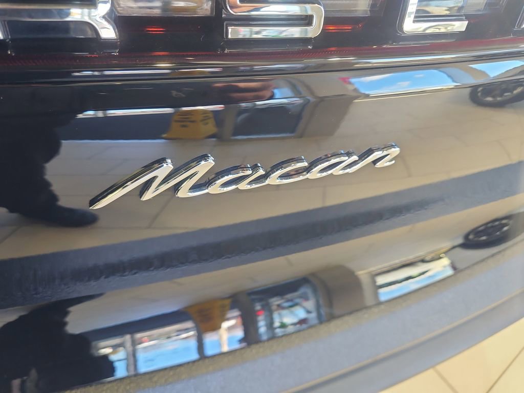Used 2023 Porsche Macan image 4