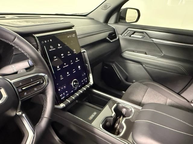 Used 2025 GMC Acadia Elevation FWD image 28