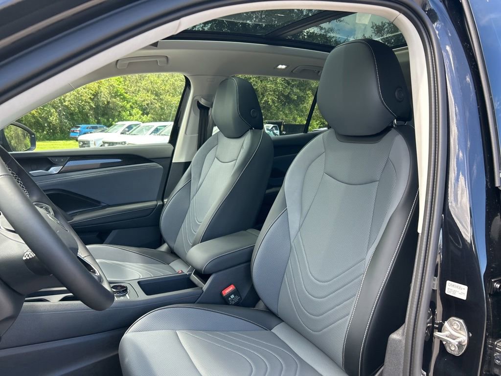 New 2025 Volkswagen Tiguan SE image 15